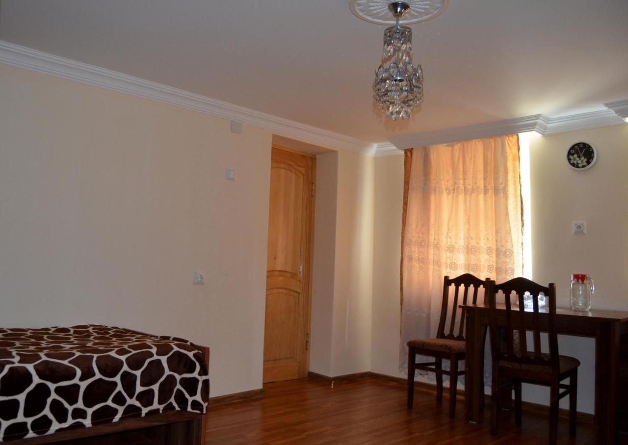 Nunu'S Guesthouse Cchaltubo Exteriér fotografie